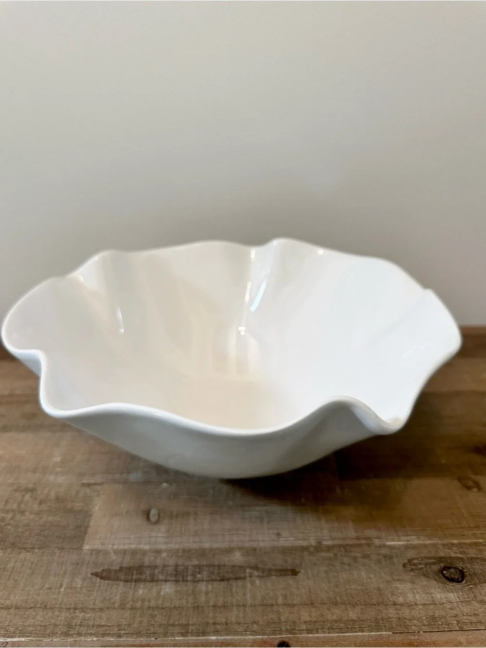 White Ceramic Scalloped Serving Bowl Wavy Elegant Home Dining Large 11” x 4.5”